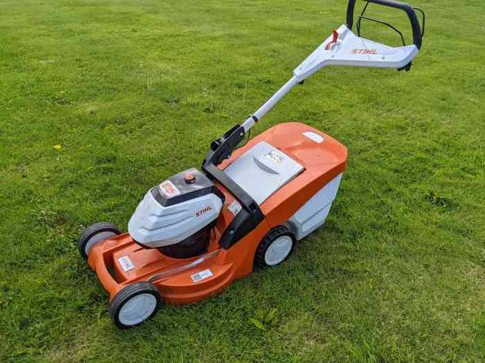 Best battery-powered lawn mowers 2025